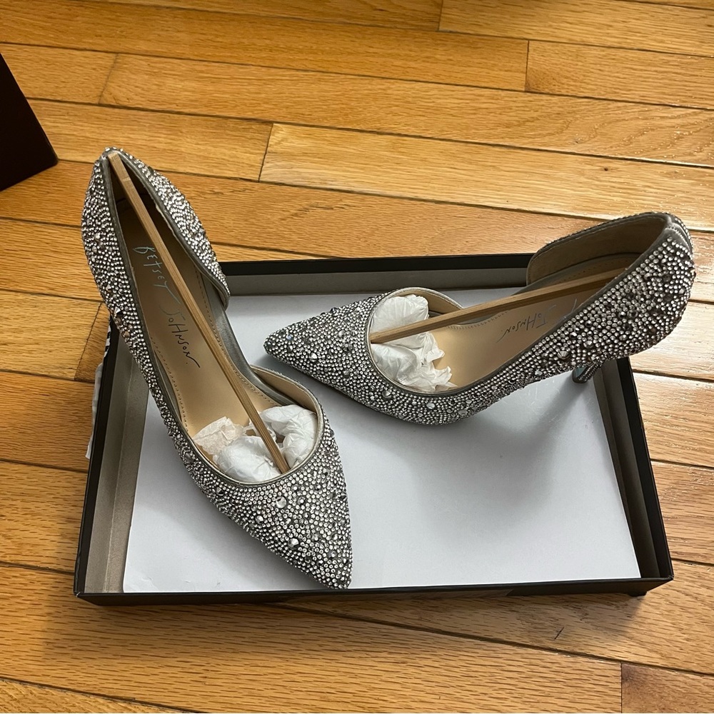 Blue by Betsey Johnson Hazil jeweled Pointed Toe Stiletto Pumps -silver - size5M